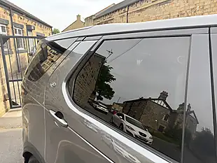 Used 2019 Land Rover Discovery Se Corris Grey - Interior and Exterior details 15