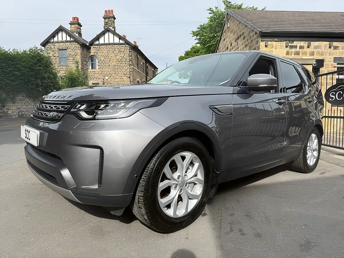 Used 2019 Land Rover Discovery Se Corris Grey - Interior and Exterior details 4