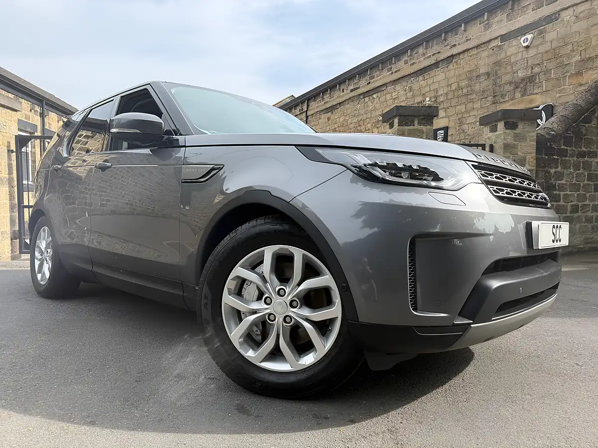 Used 2019 Land Rover Discovery Se Corris Grey - Interior and Exterior details 6