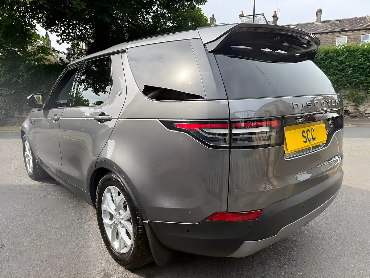 Used 2019 Land Rover Discovery Se Corris Grey - Interior and Exterior details 7