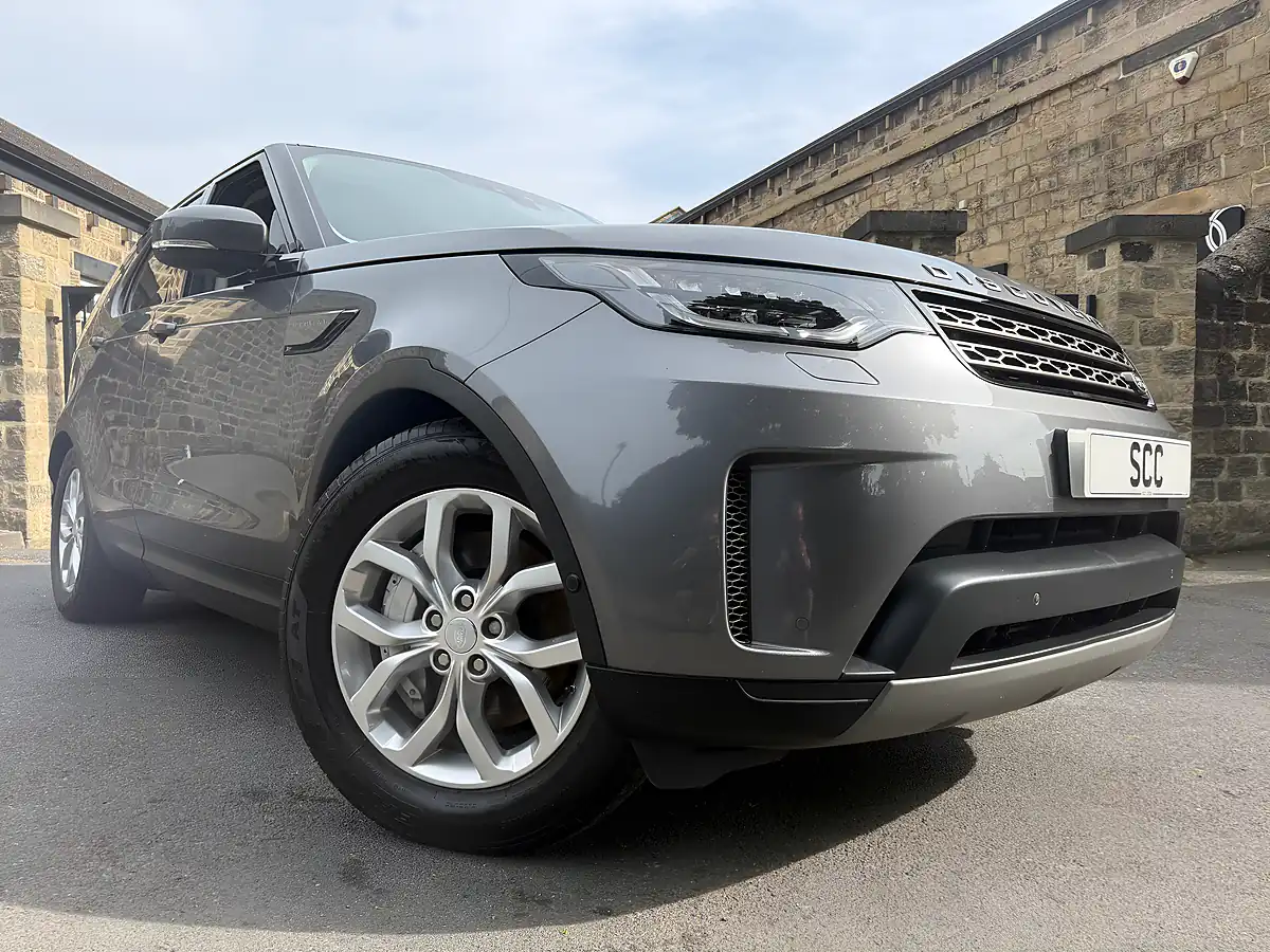 Used 2019 Land Rover Discovery Se Corris Grey - Interior and Exterior details 9
