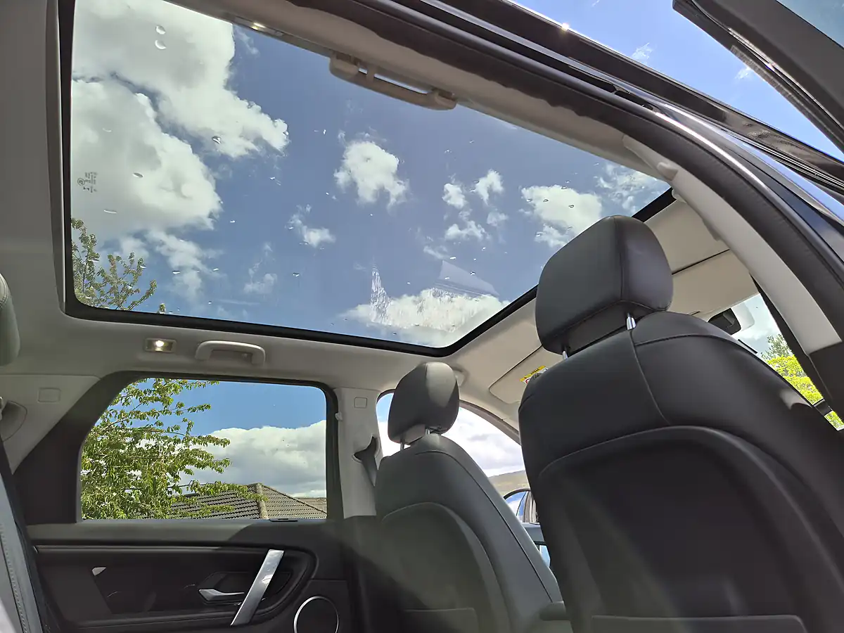 Used 2019 Land Rover Discovery Sport Hse Black - Interior and Exterior details 12