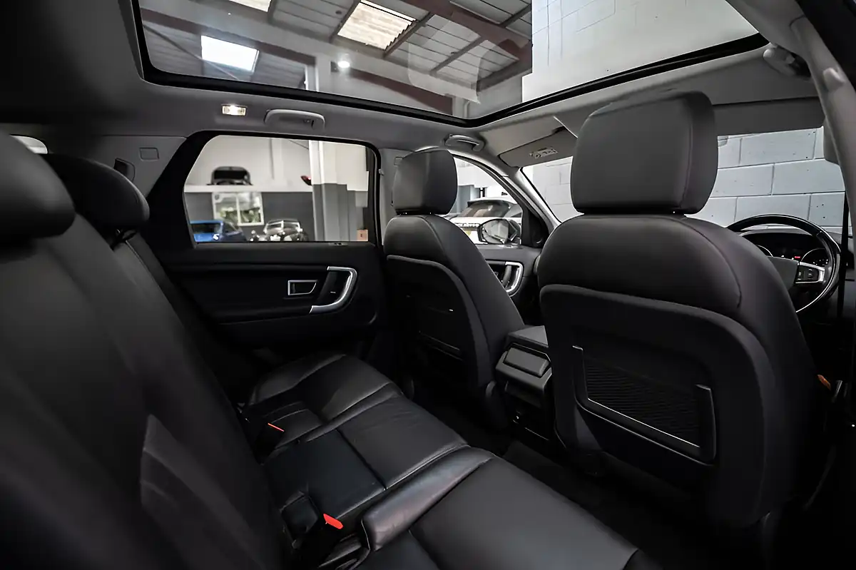 Used 2019 Land Rover Discovery Sport Hse Black - Interior and Exterior details 13