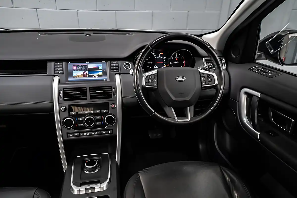 Used 2019 Land Rover Discovery Sport Hse Black - Interior and Exterior details 14