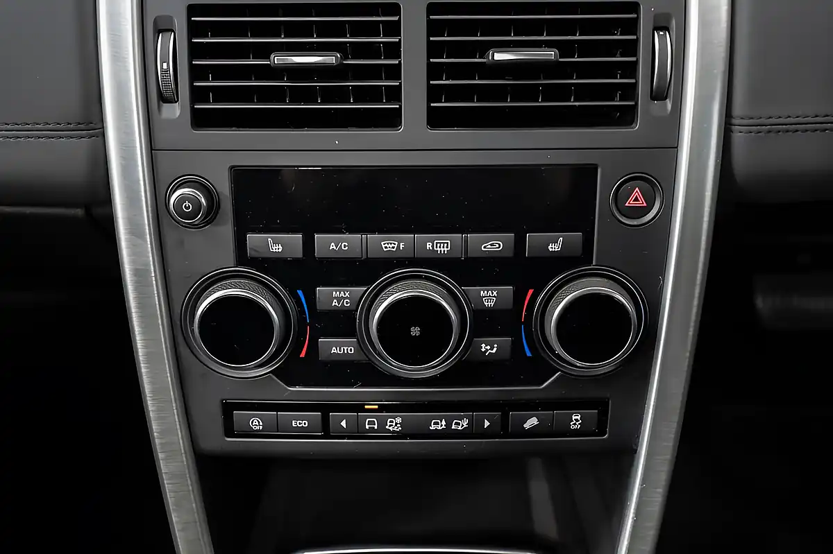 Used 2019 Land Rover Discovery Sport Hse Black - Interior and Exterior details 16