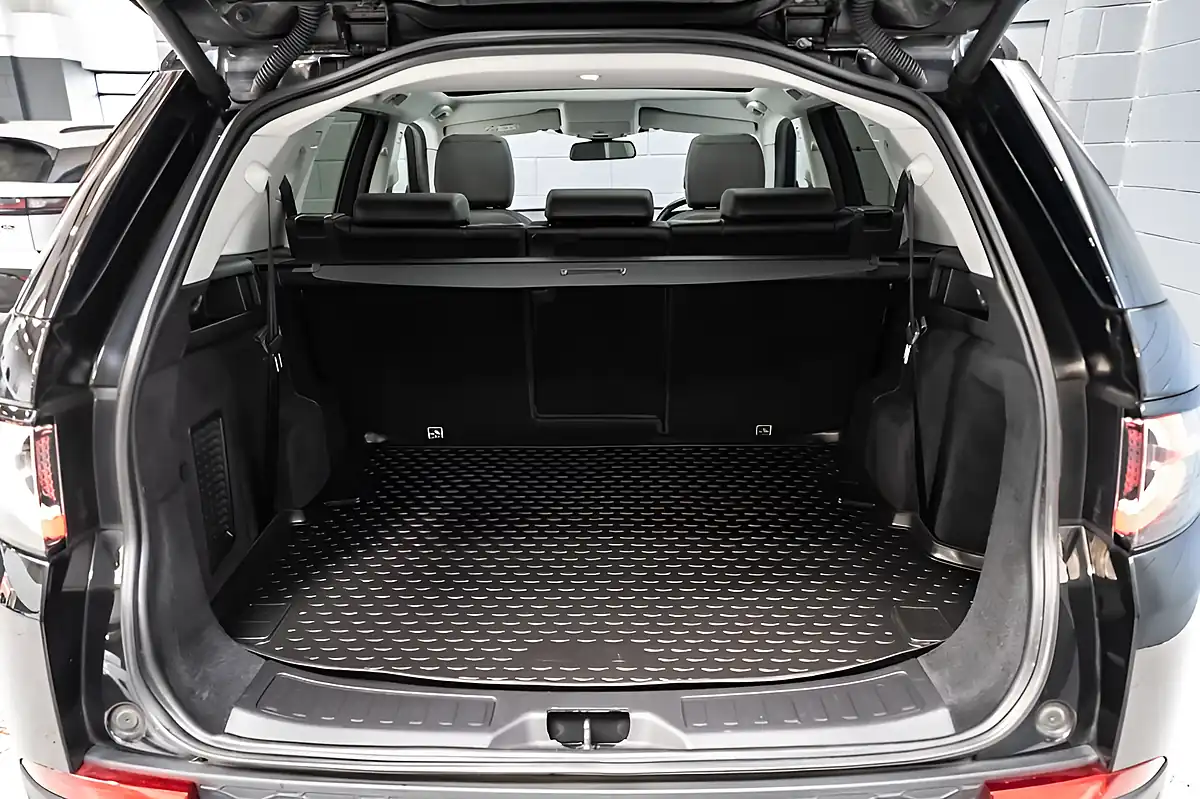 Used 2019 Land Rover Discovery Sport Hse Black - Interior and Exterior details 17