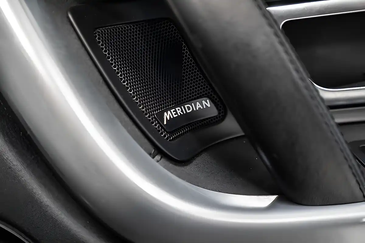 Used 2019 Land Rover Discovery Sport Hse Black - Interior and Exterior details 9