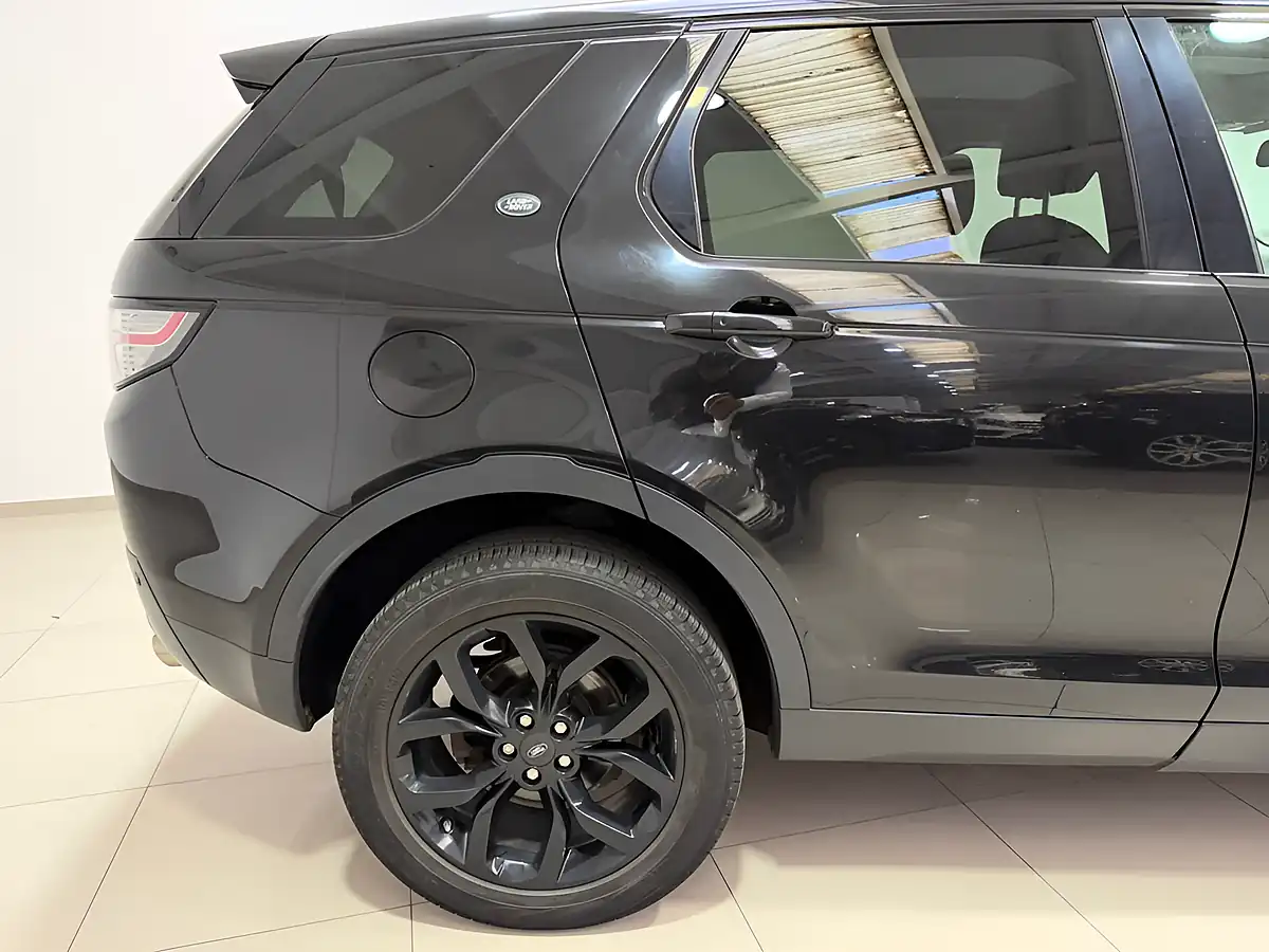 Used 2019 Land Rover Discovery Sport Hse Black - Interior and Exterior details 12