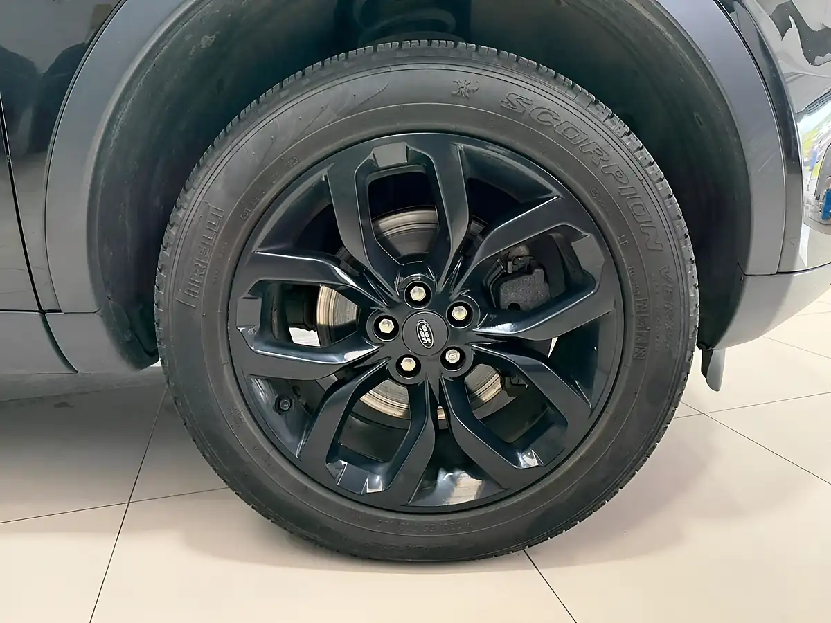 Used 2019 Land Rover Discovery Sport Hse Black - Interior and Exterior details 14