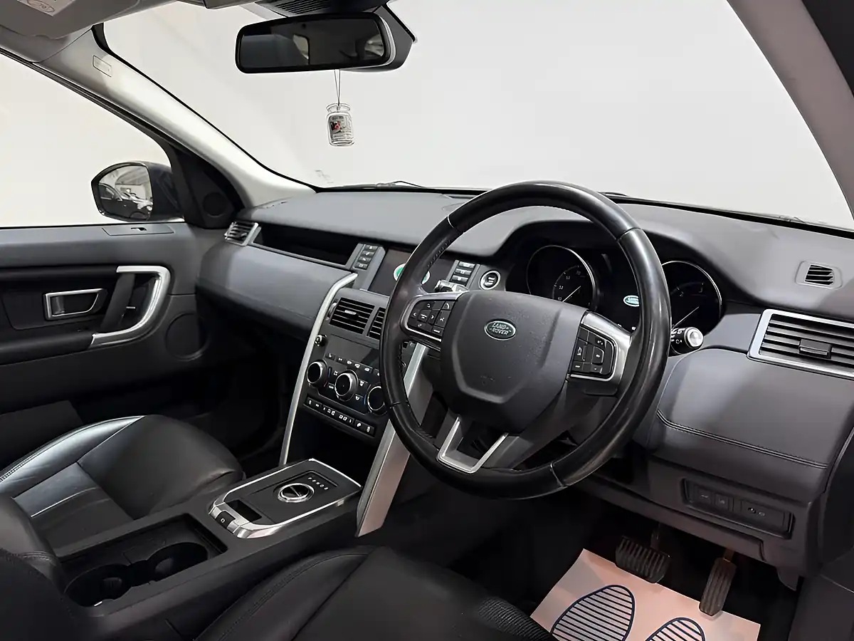 Used 2019 Land Rover Discovery Sport Hse Black - Interior and Exterior details 15