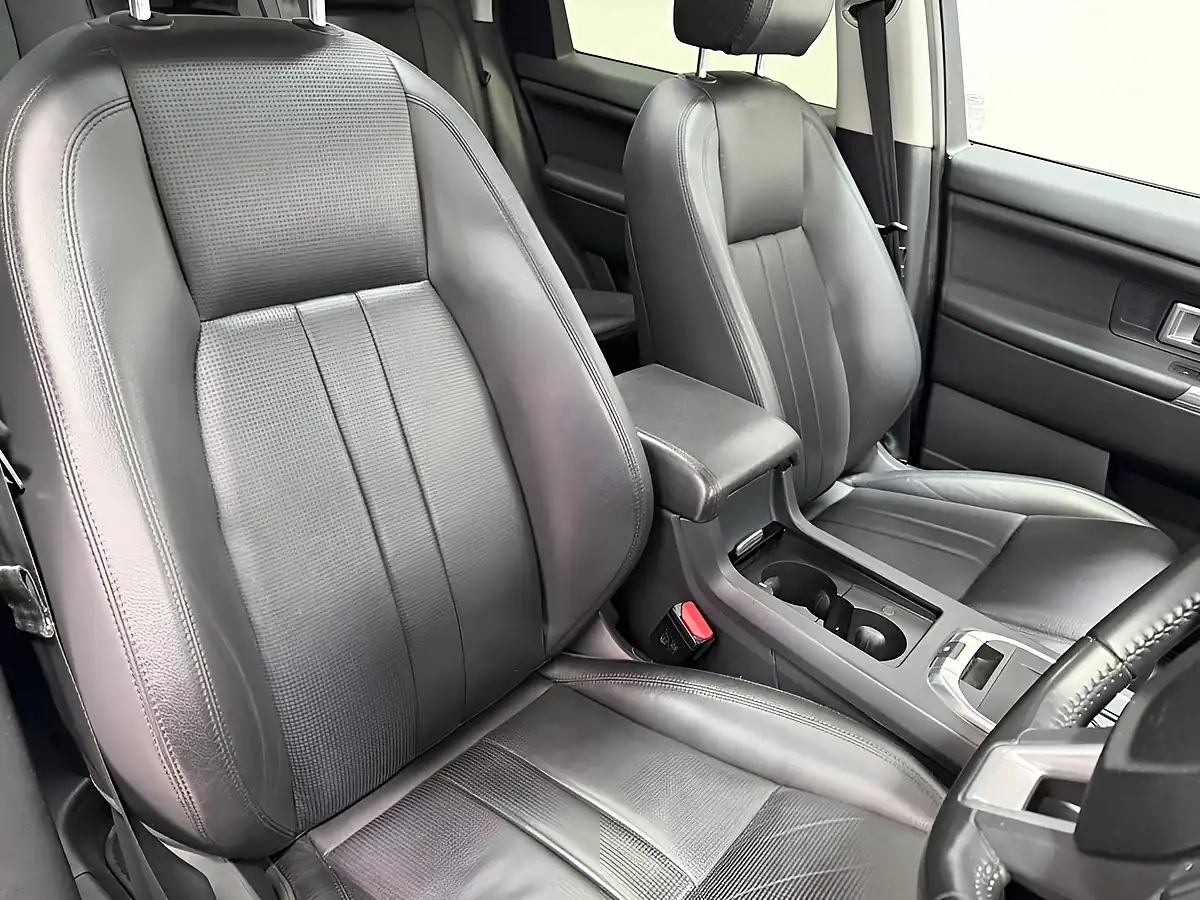 Used 2019 Land Rover Discovery Sport Hse Black - Interior and Exterior details 16