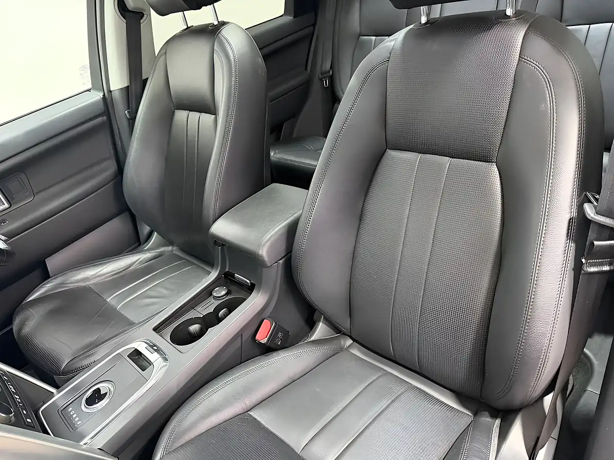 Used 2019 Land Rover Discovery Sport Hse Black - Interior and Exterior details 18