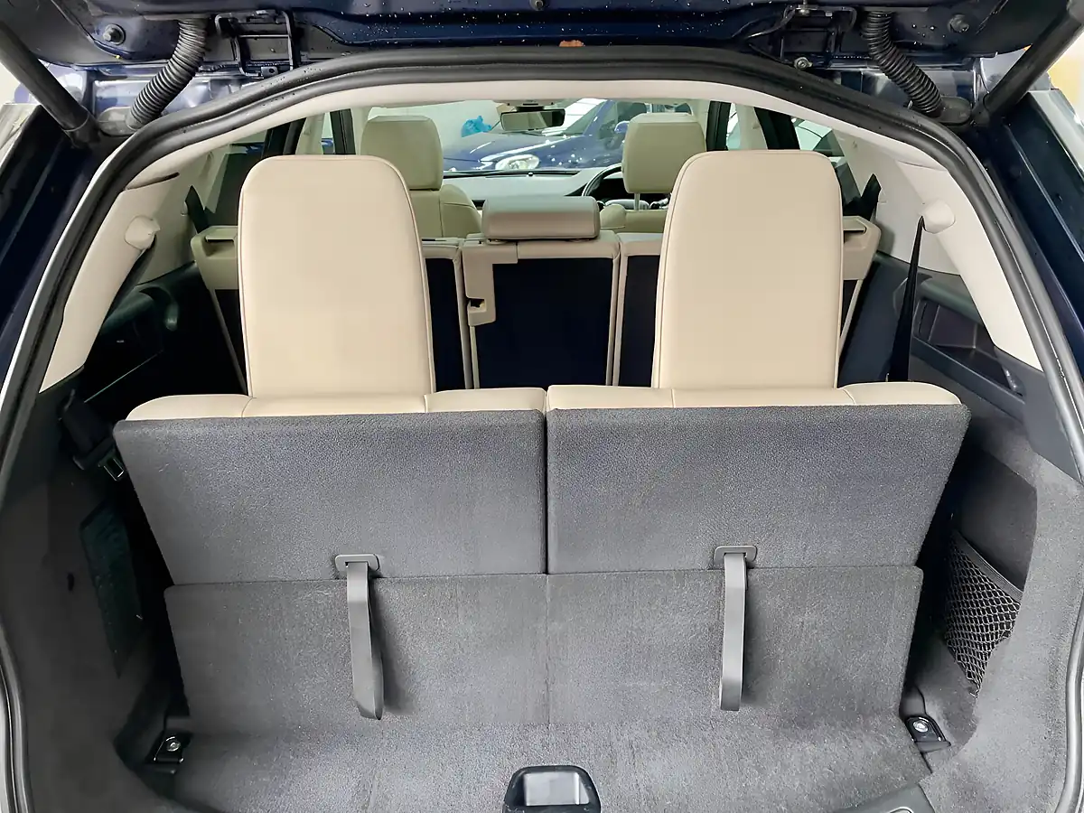 Used 2019 Land Rover Discovery Sport Hse Blue - Interior and Exterior details 15