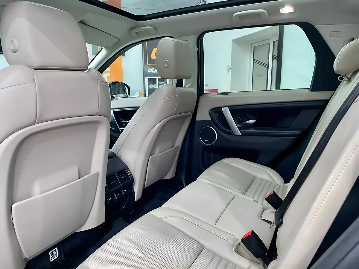 Used 2019 Land Rover Discovery Sport Hse Blue - Interior and Exterior details 16