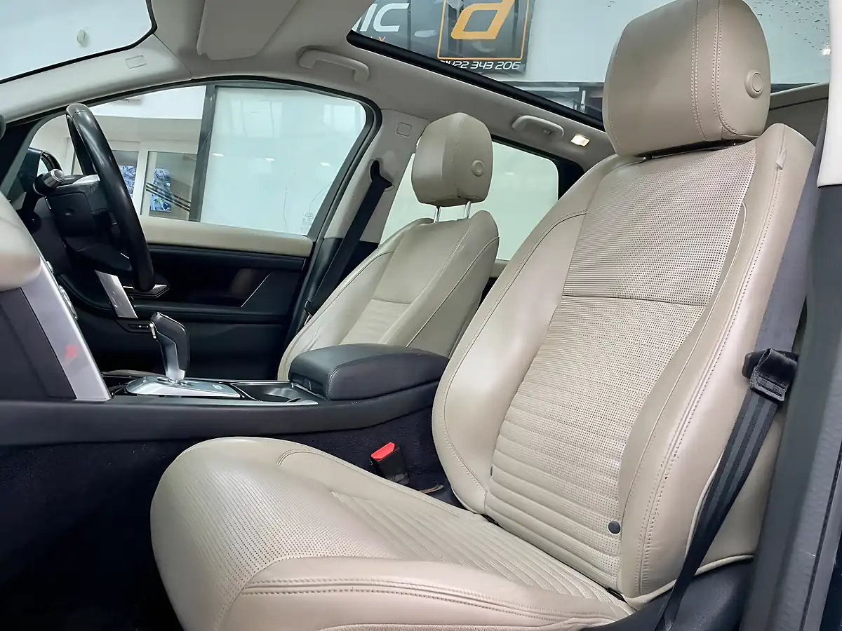 Used 2019 Land Rover Discovery Sport Hse Blue - Interior and Exterior details 17