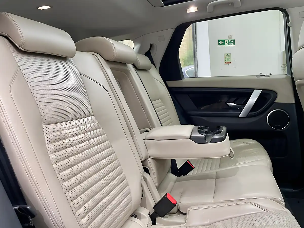 Used 2019 Land Rover Discovery Sport Hse Blue - Interior and Exterior details 8