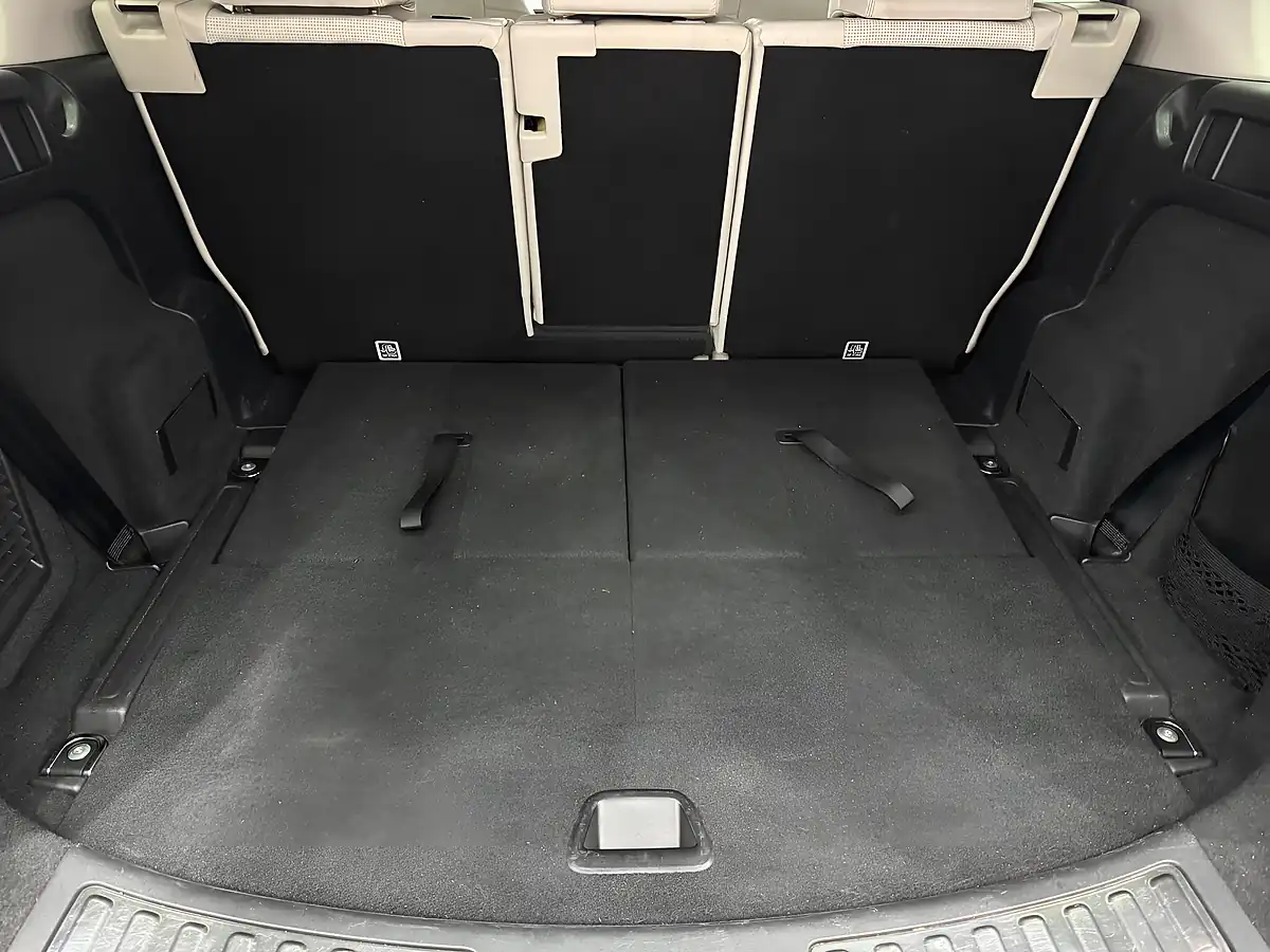 Used 2019 Land Rover Discovery Sport Hse Blue - Interior and Exterior details 19