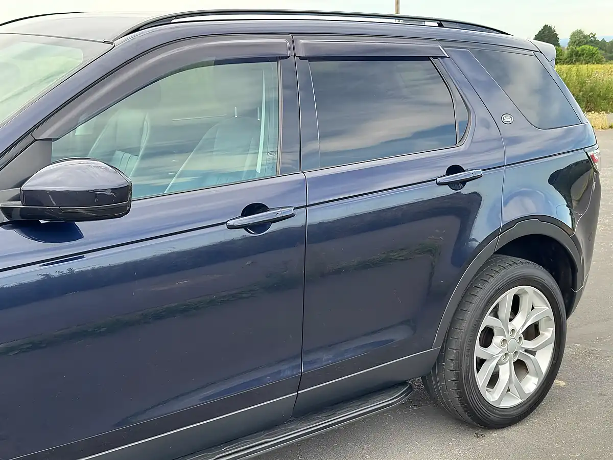 Used 2019 Land Rover Discovery Sport Hse Byron Blue - Interior and Exterior details 5