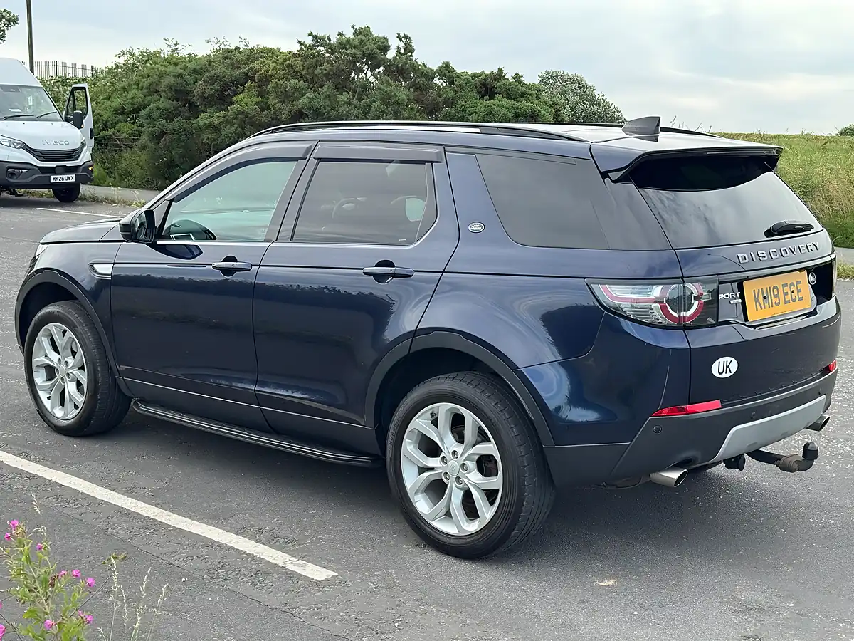 Used 2019 Land Rover Discovery Sport Hse Byron Blue - Interior and Exterior details 7