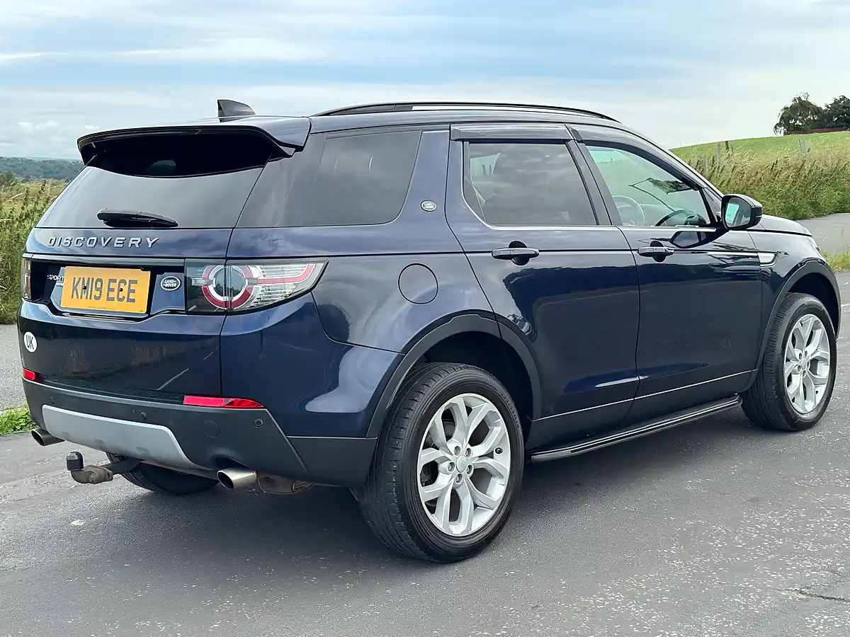 Used 2019 Land Rover Discovery Sport Hse Byron Blue - Interior and Exterior details 9