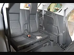 Used 2019 Land Rover Discovery Sport Hse Dynamic Lux Santorini Black - Interior and Exterior details 11