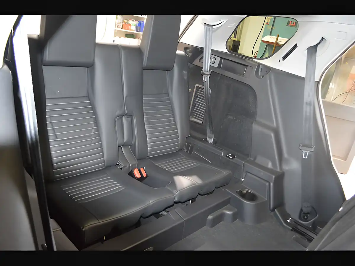 Used 2019 Land Rover Discovery Sport Hse Dynamic Lux Santorini Black - Interior and Exterior details 11