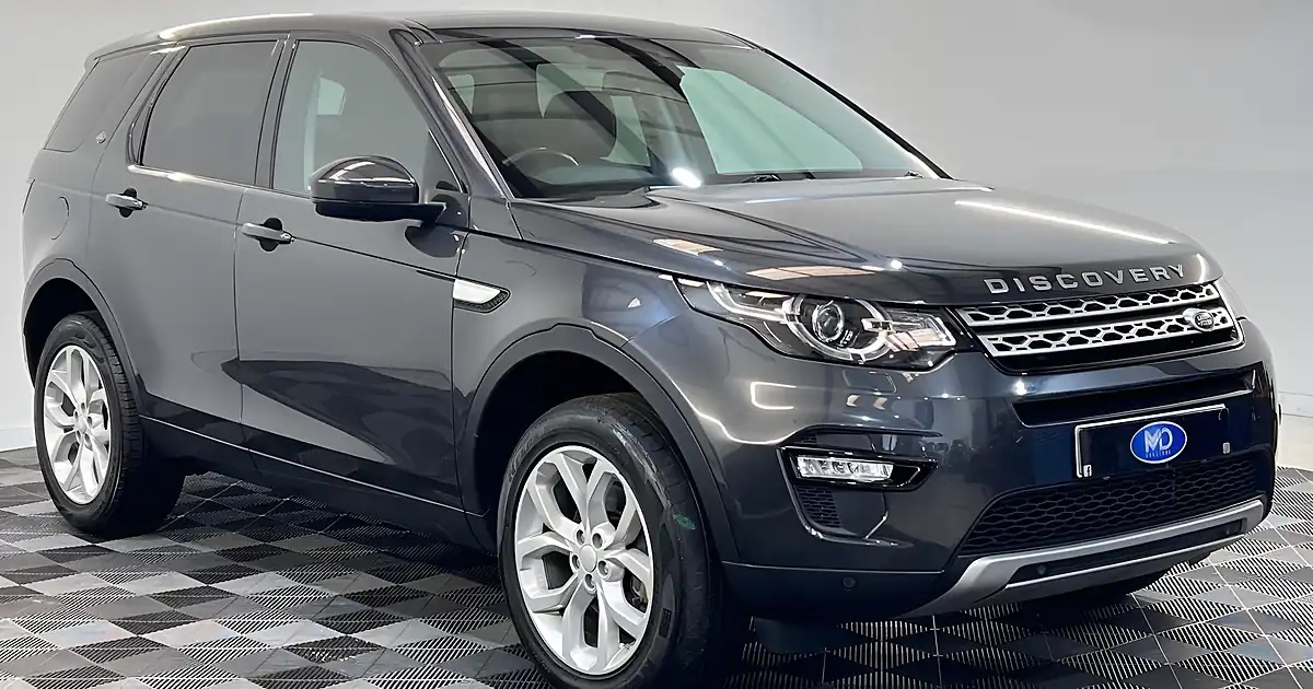 Used 2019 Land Rover Discovery Sport Hse Grey - Front View