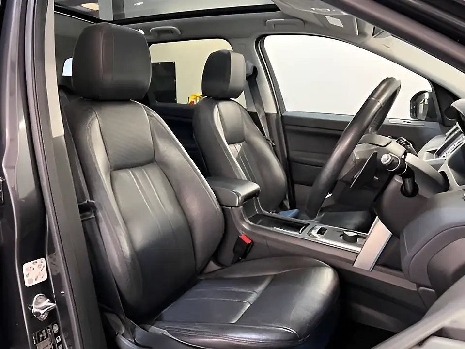 Used 2019 Land Rover Discovery Sport Hse Grey - Interior and Exterior details 14