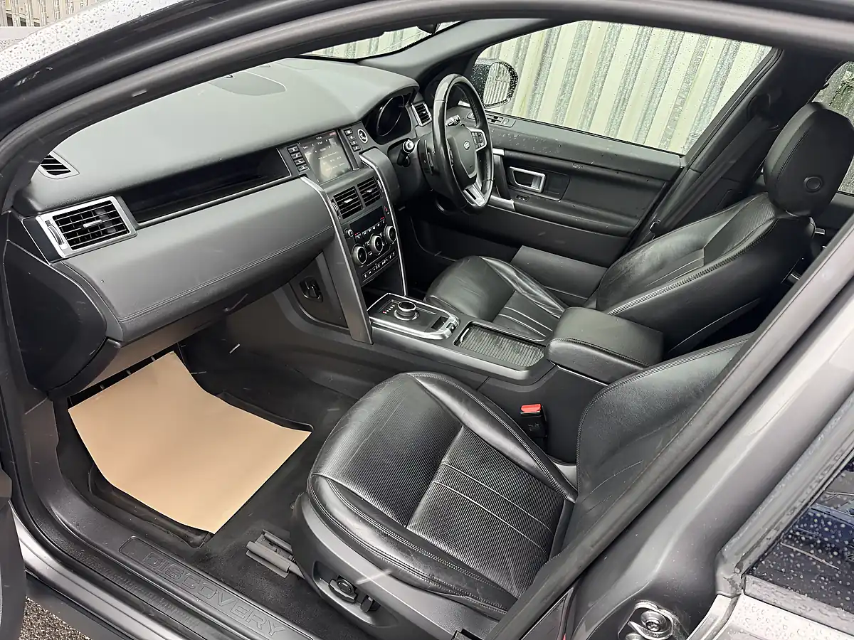Used 2019 Land Rover Discovery Sport Hse Landmark Grey - Interior and Exterior details 10