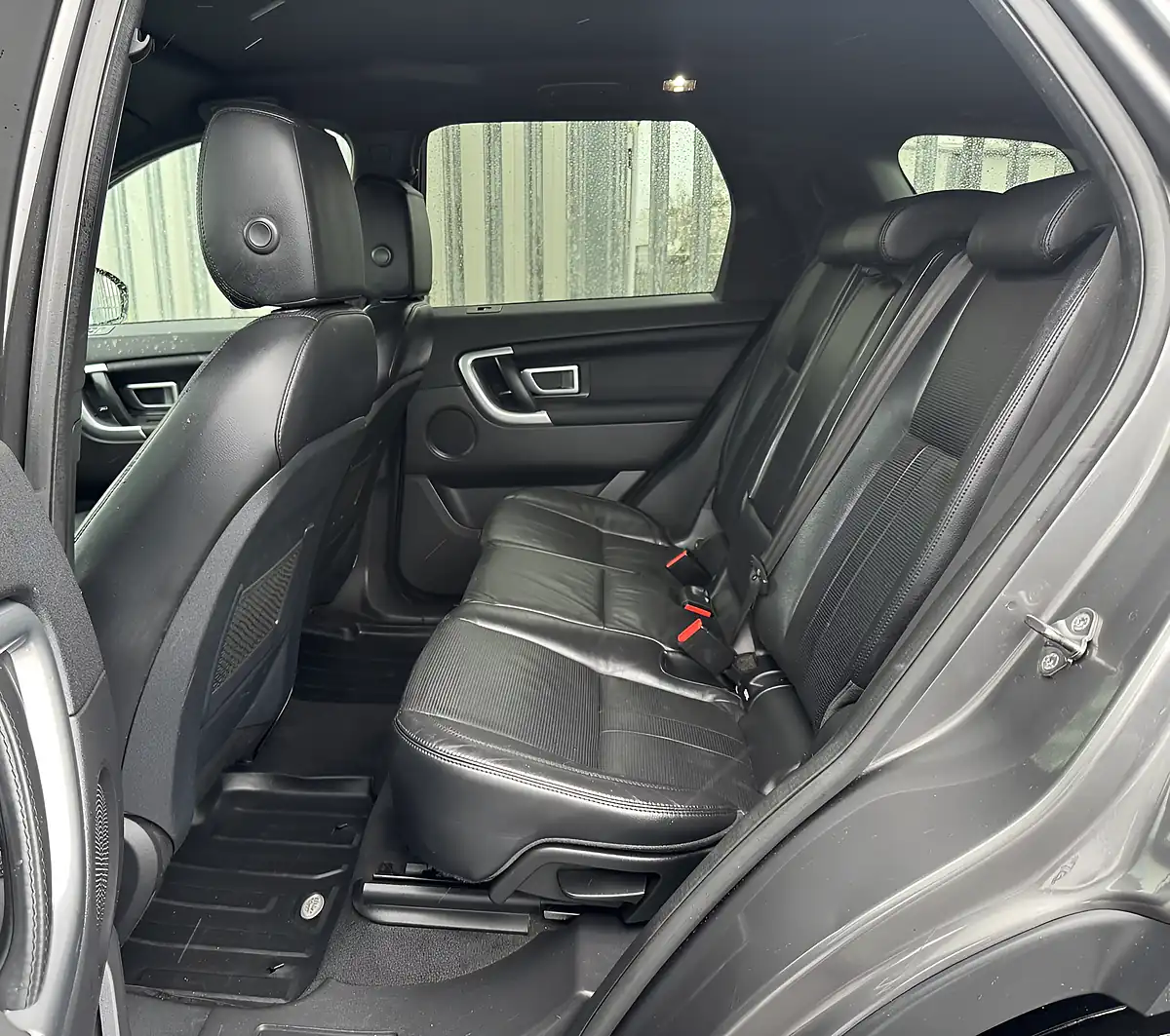 Used 2019 Land Rover Discovery Sport Hse Landmark Grey - Interior and Exterior details 11