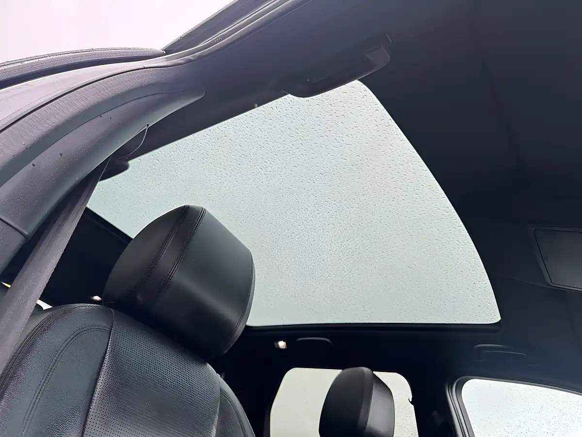 Used 2019 Land Rover Discovery Sport Hse Landmark Grey - Interior and Exterior details 14