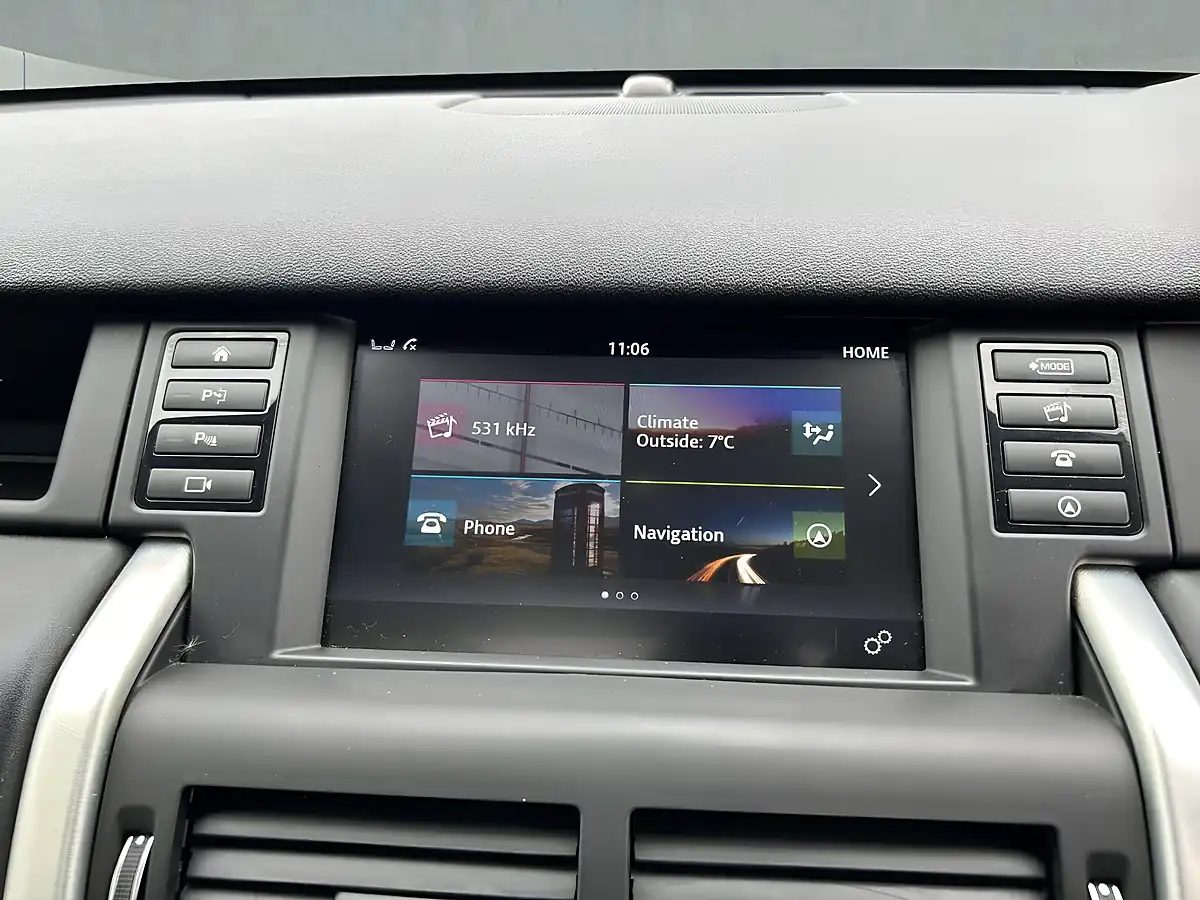 Used 2019 Land Rover Discovery Sport Hse Luxury Blue - Interior and Exterior details 16