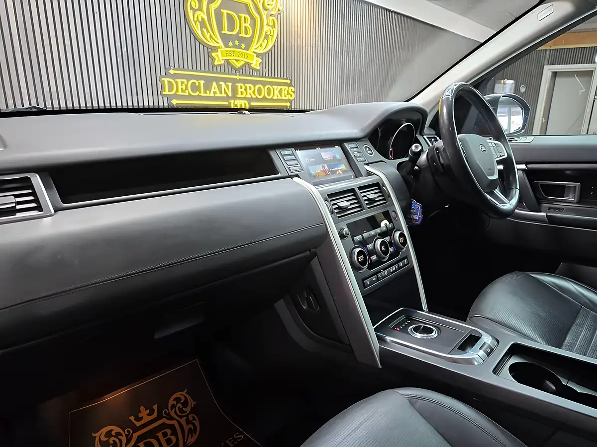 Used 2019 Land Rover Discovery Sport Hse Luxury Red - Interior and Exterior details 17