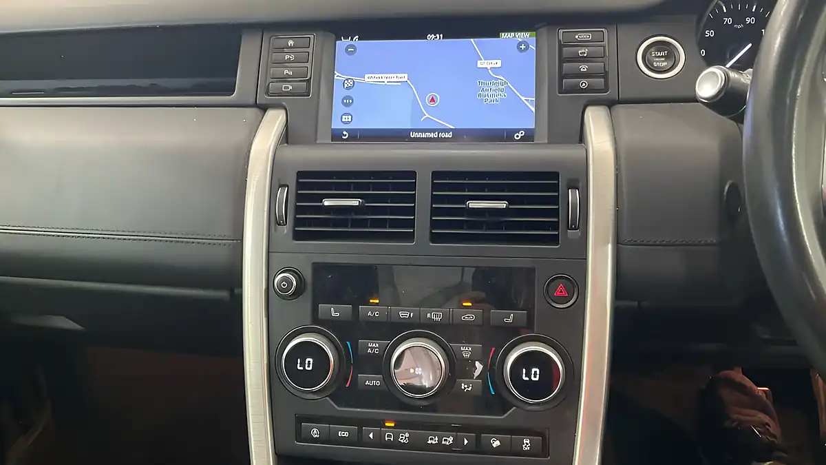Used 2019 Land Rover Discovery Sport Hse Luxury White - Interior and Exterior details 16