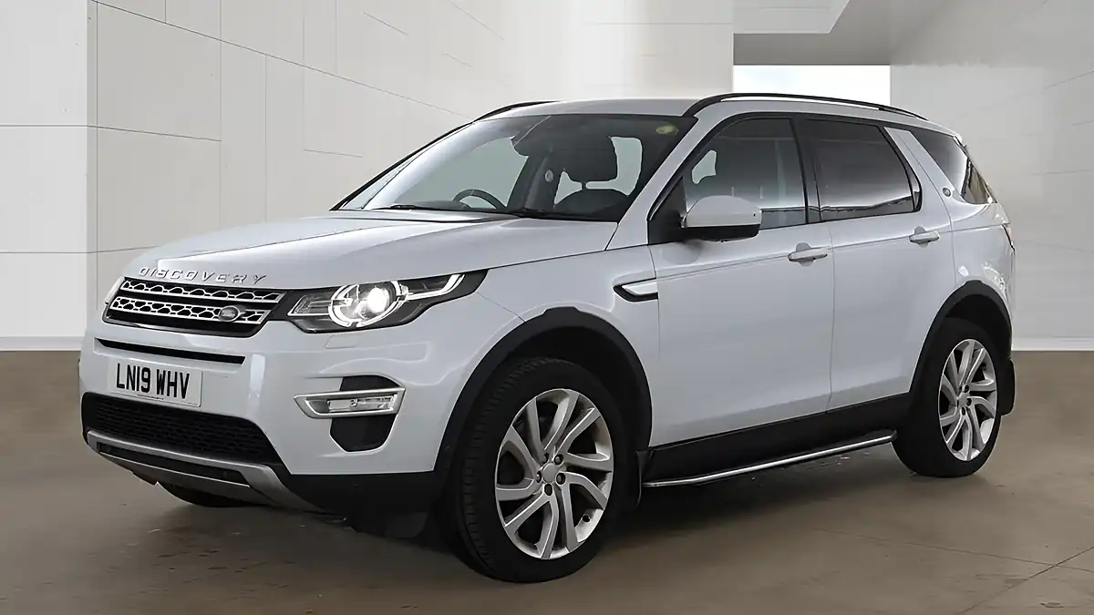 Used 2019 Land Rover Discovery Sport Hse Luxury White - Interior and Exterior details 8