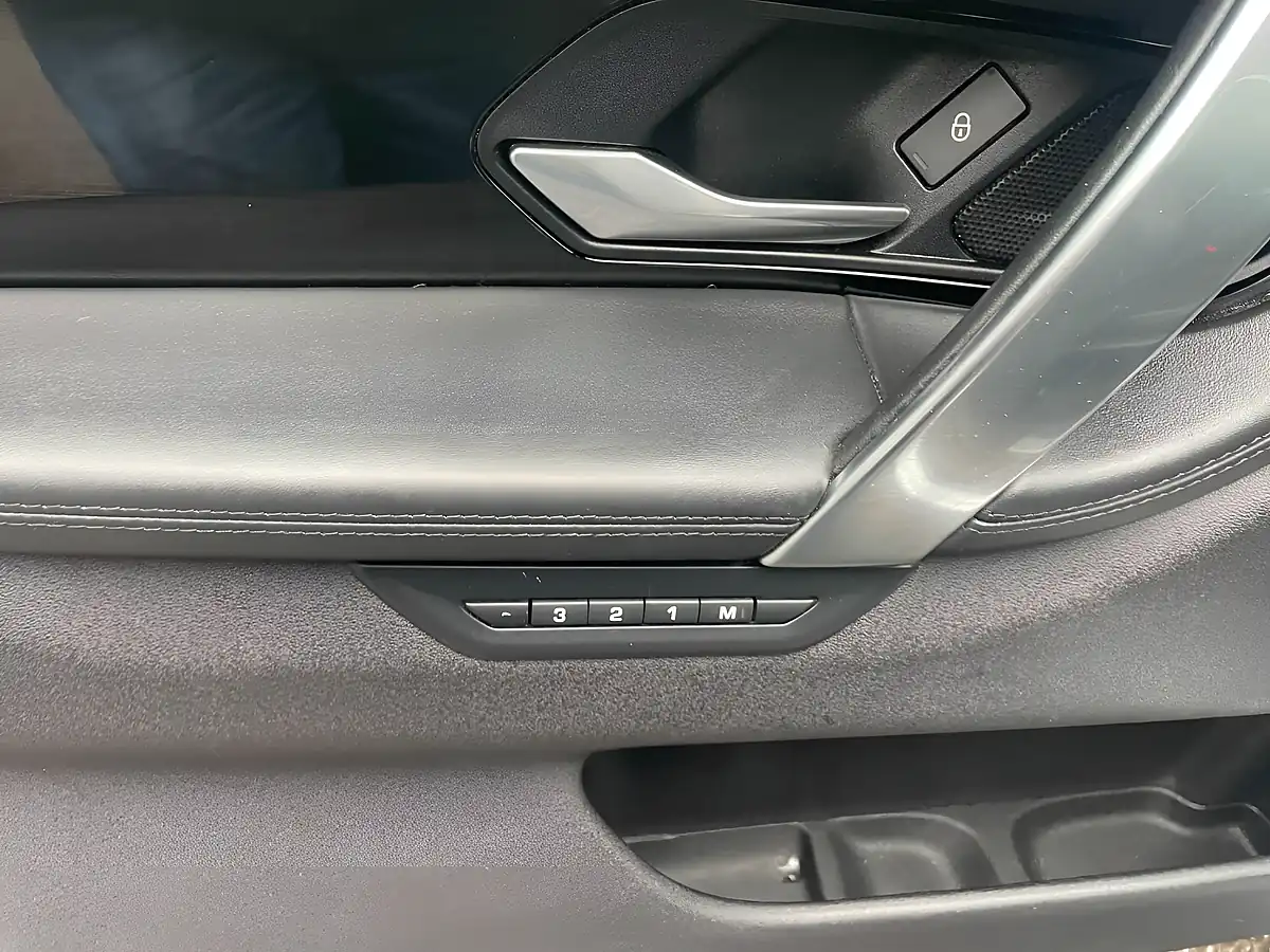 Used 2019 Land Rover Discovery Sport Hse Silver - Interior and Exterior details 18