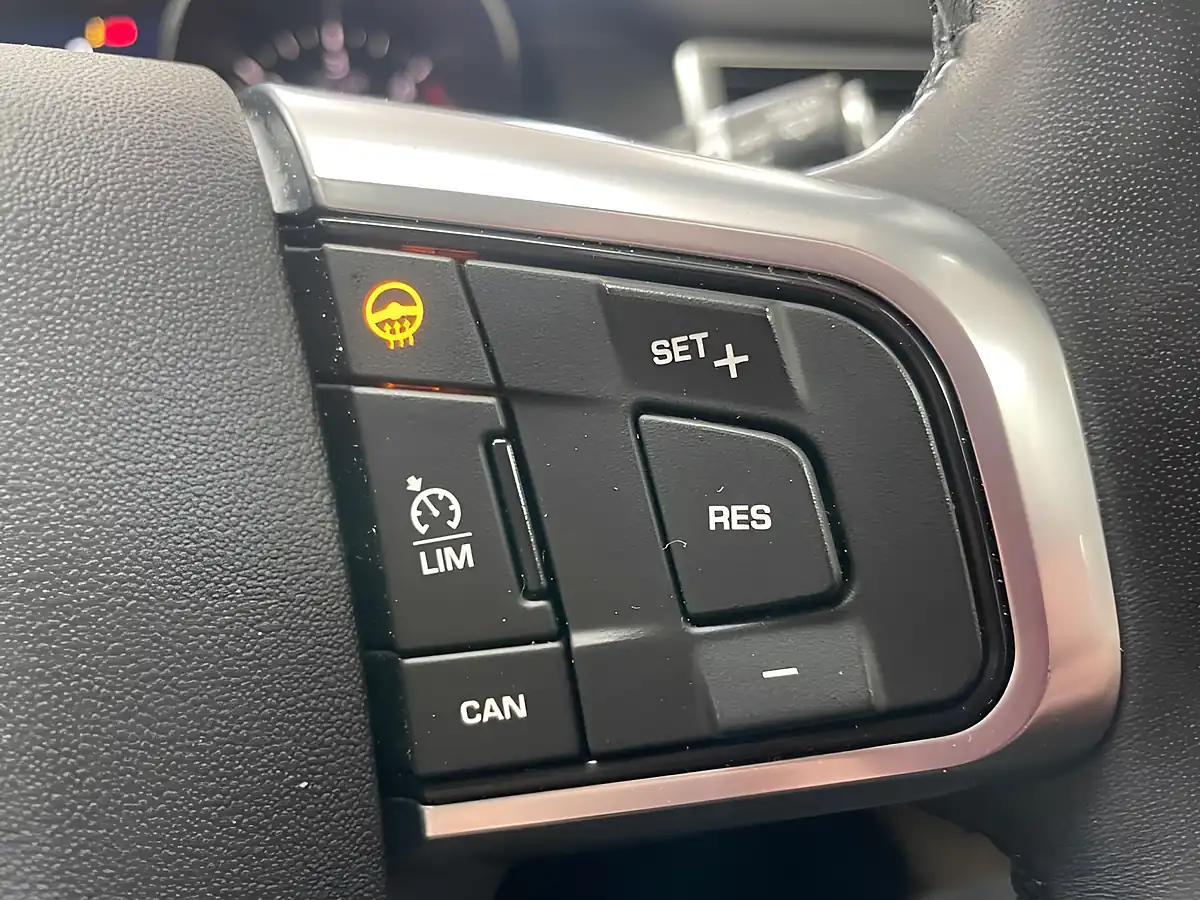 Used 2019 Land Rover Discovery Sport Hse Silver - Interior and Exterior details 16