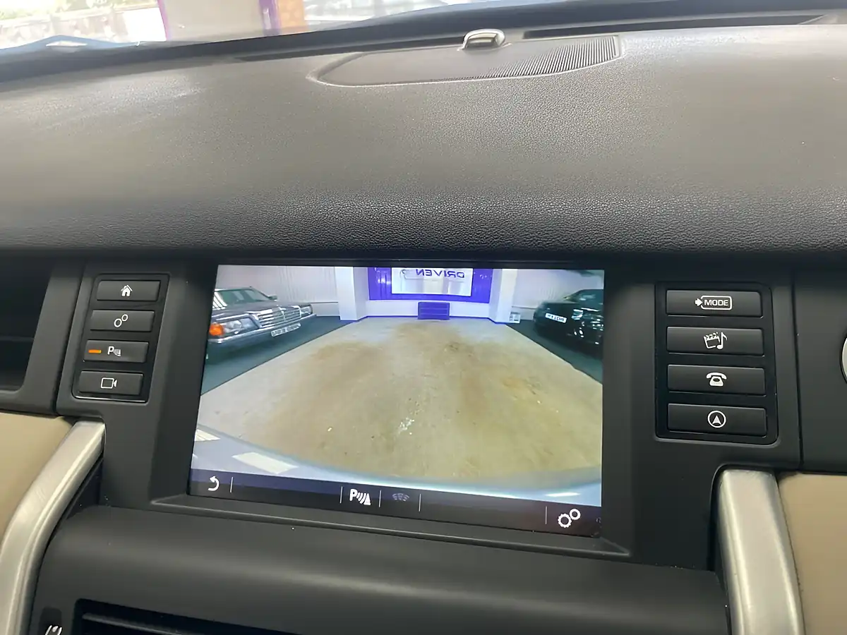 Used 2019 Land Rover Discovery Sport Hse Silver - Interior and Exterior details 18