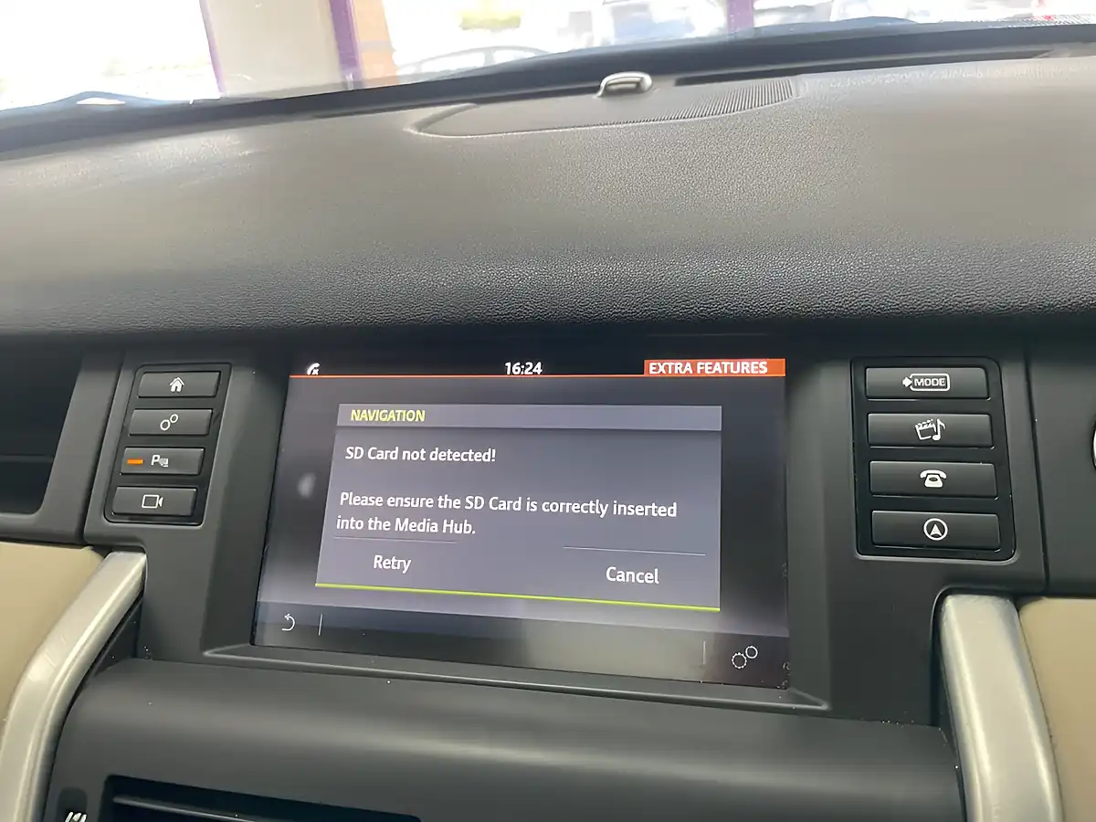 Used 2019 Land Rover Discovery Sport Hse Silver - Interior and Exterior details 19