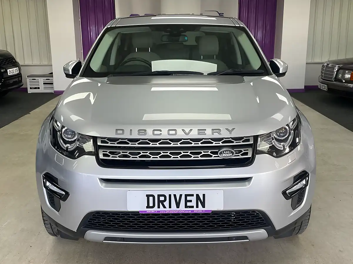 Used 2019 Land Rover Discovery Sport Hse Silver - Interior and Exterior details 5