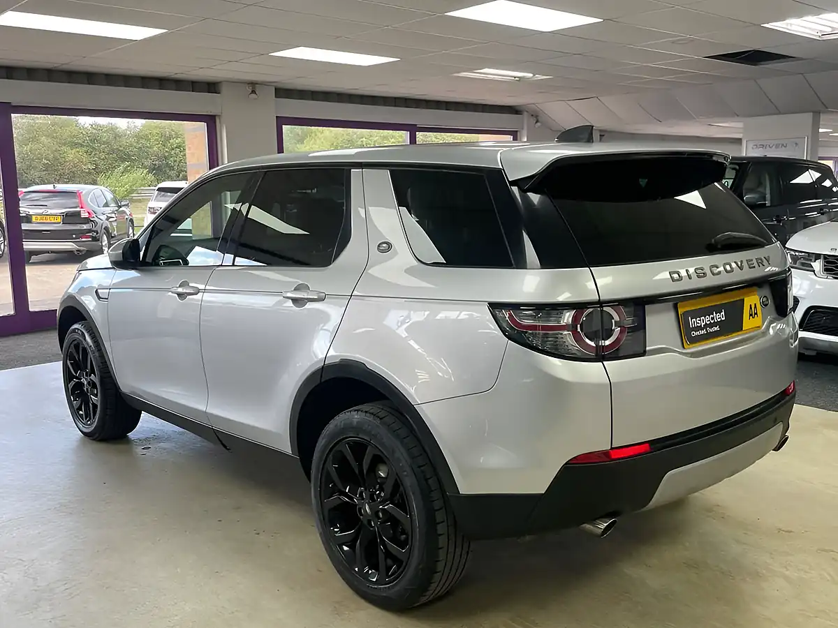 Used 2019 Land Rover Discovery Sport Hse Silver - Interior and Exterior details 6