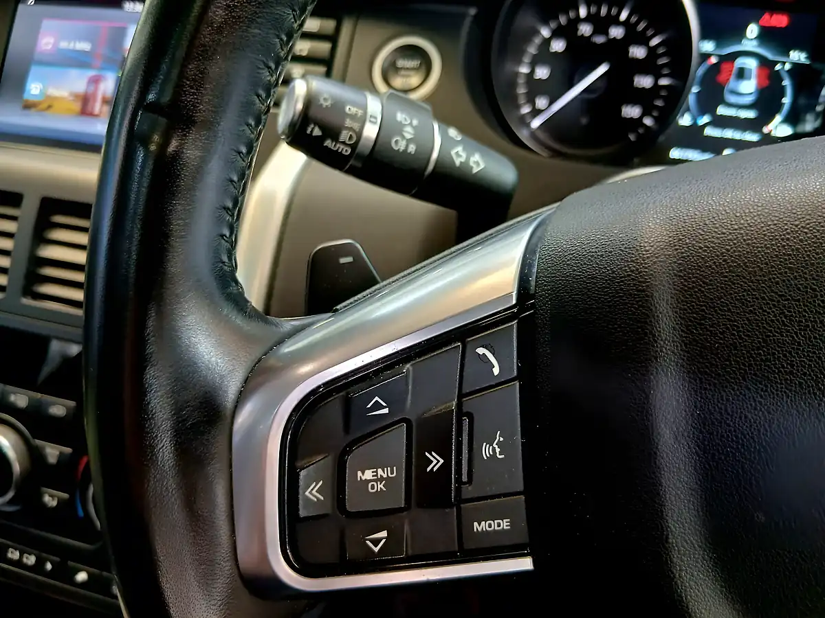 Used 2019 Land Rover Discovery Sport Landmark Black - Interior and Exterior details 16