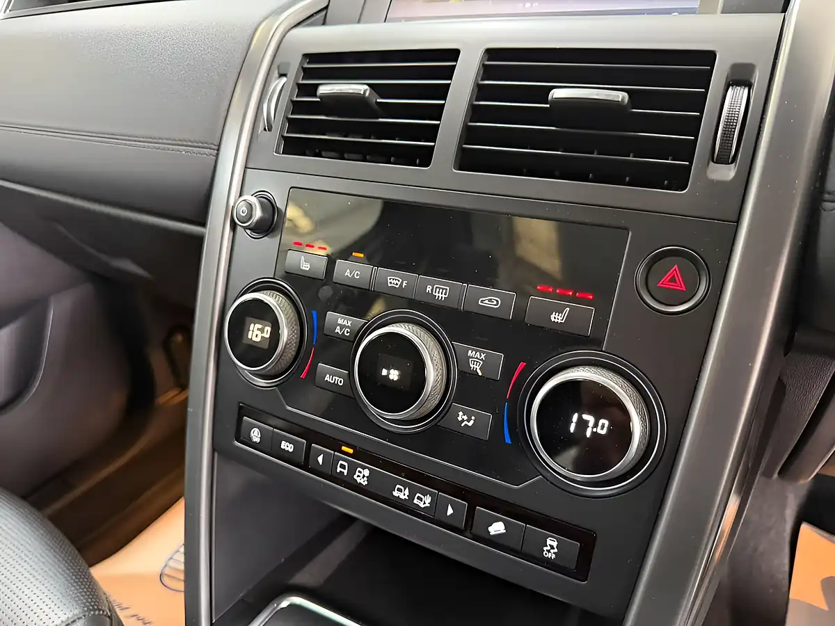 Used 2019 Land Rover Discovery Sport Landmark Black - Interior and Exterior details 16