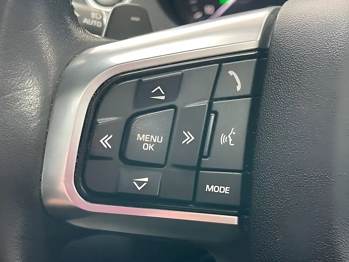 Used 2019 Land Rover Discovery Sport Landmark Black - Interior and Exterior details 17
