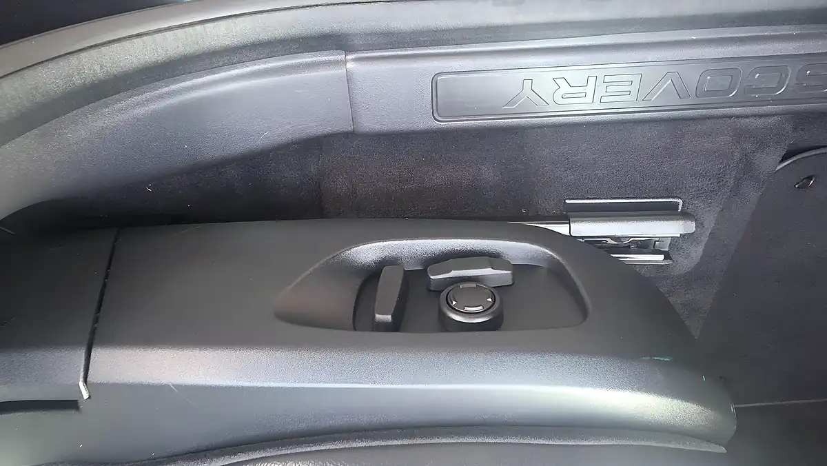 Used 2019 Land Rover Discovery Sport Landmark Black - Interior and Exterior details 14