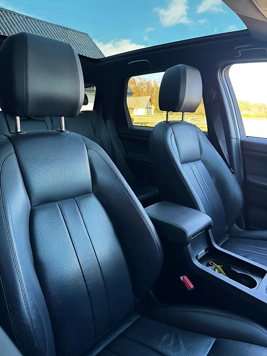 Used 2019 Land Rover Discovery Sport Landmark Black - Interior and Exterior details 7