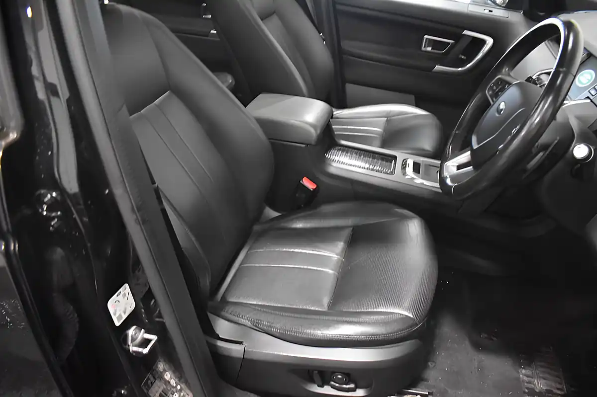 Used 2019 Land Rover Discovery Sport Landmark Black - Interior and Exterior details 10