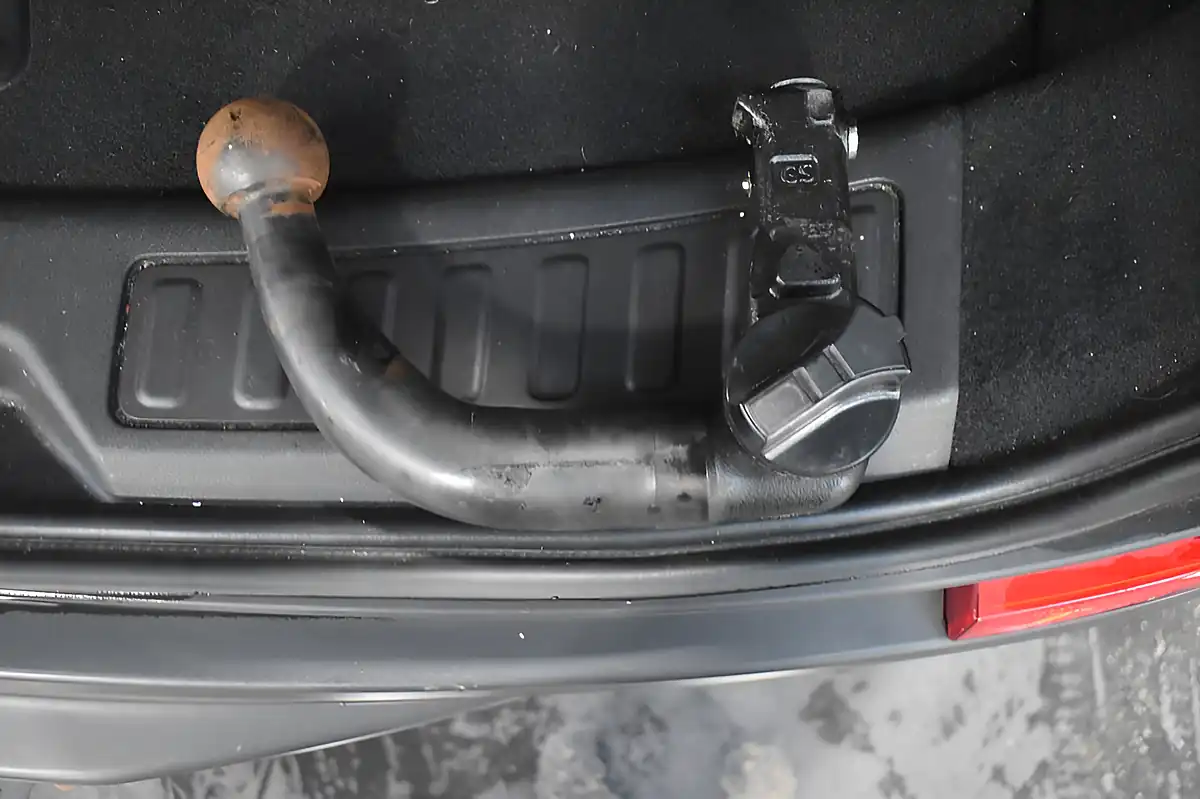 Used 2019 Land Rover Discovery Sport Landmark Black - Interior and Exterior details 18