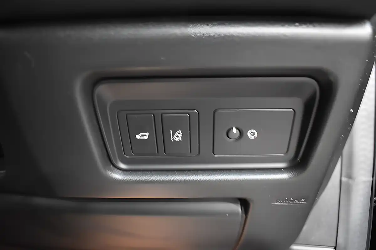 Used 2019 Land Rover Discovery Sport Landmark Black - Interior and Exterior details 19