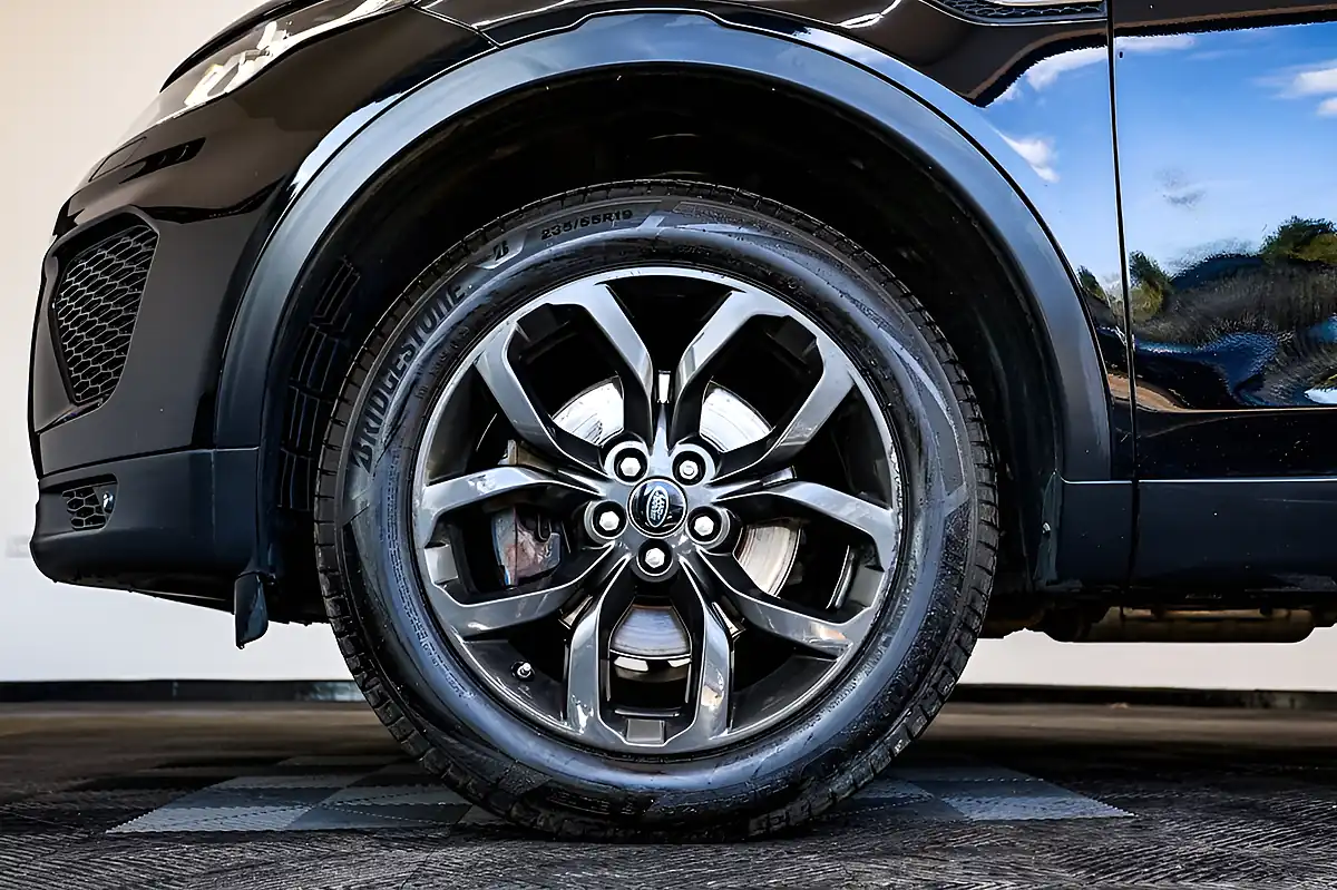 Used 2019 Land Rover Discovery Sport Landmark Black - Interior and Exterior details 16